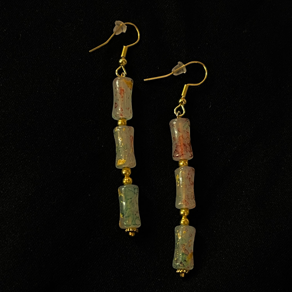 Pendientes "Flores de Oro" – Resina con Pan de Oro y Motivos Verdes