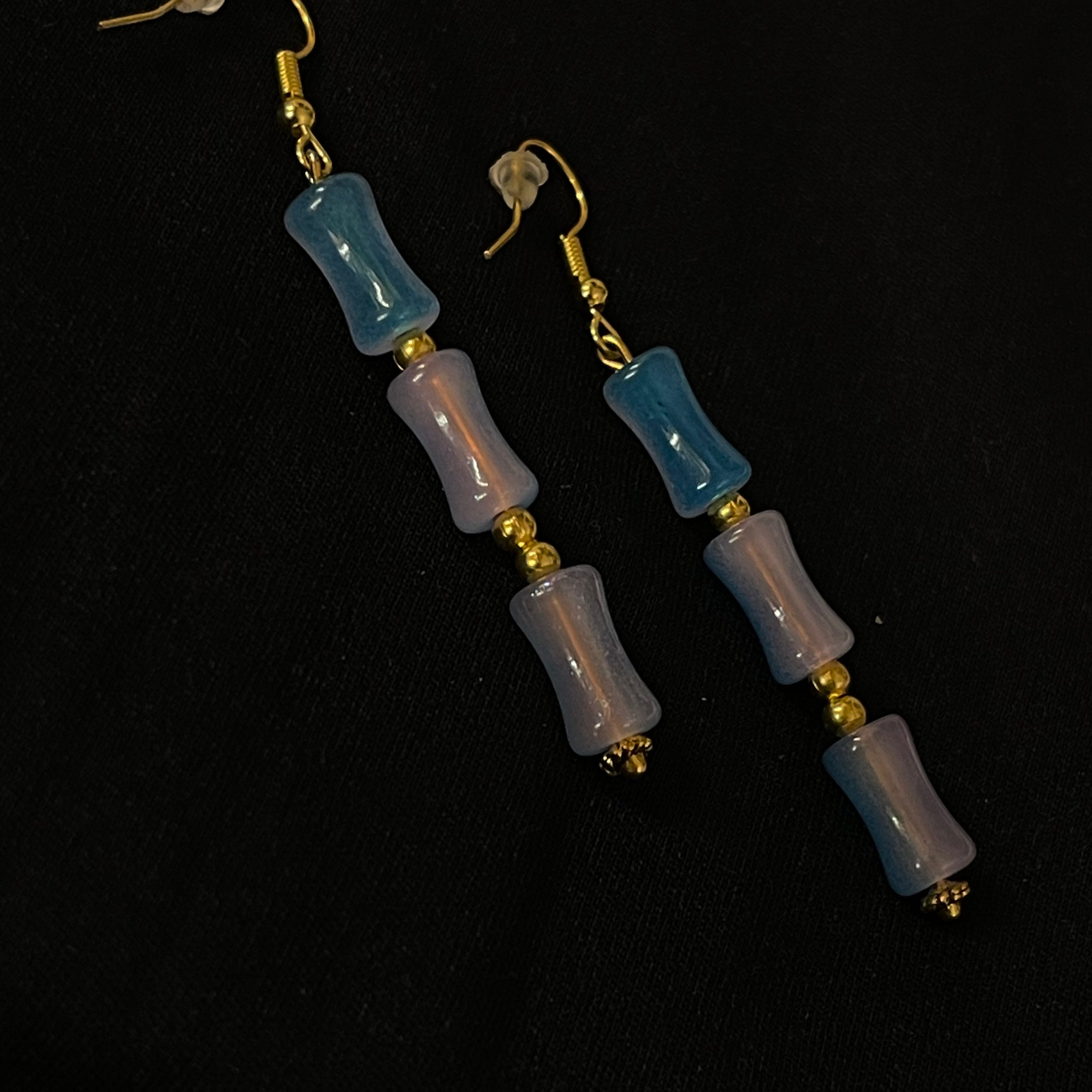 Pendientes "Blue Bamboo" – Cuentas de Resina Azul Glaciar